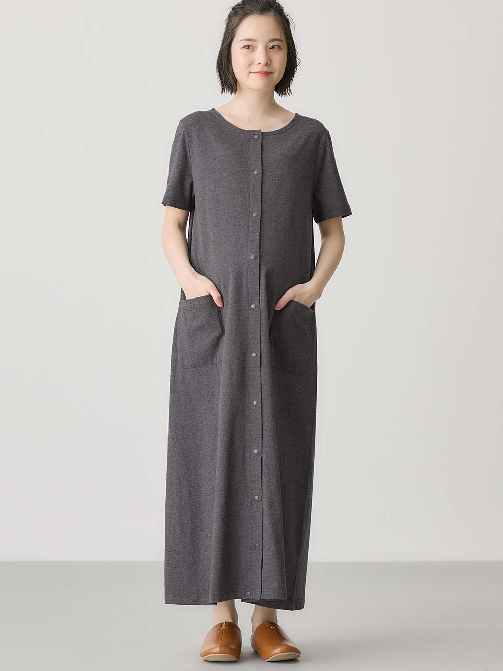 マタニティ パジャマ・ルームウェア|【防汚加工】【長袖・半袖】【２WAY】綿100％前開きネグリジェ　マタニティ・授乳パジャマ【産後も長く着れる】|チャコール(半袖)