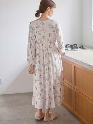 マタニティ パジャマ・ルームウェア|【親子コーデ可】花柄スムースカシュクールパッド付長袖ネグリジェ 【出産後も長く使える】|ペールピンク×プリント