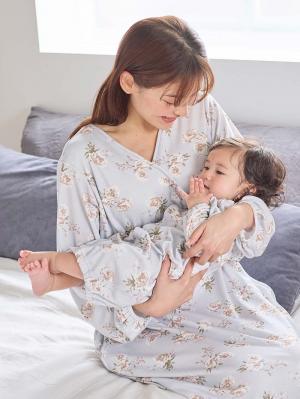 マタニティ パジャマ・ルームウェア|【親子コーデ可】花柄スムースカシュクールパッド付長袖ネグリジェ 【出産後も長く使える】