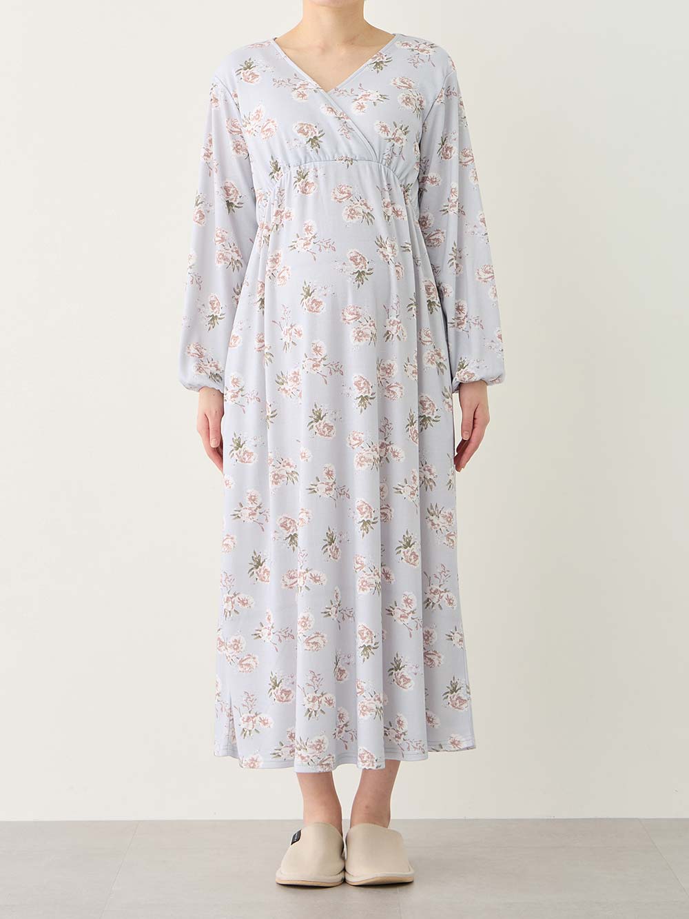 マタニティ パジャマ・ルームウェア|【親子コーデ可】花柄スムースカシュクールパッド付長袖ネグリジェ 【出産後も長く使える】
