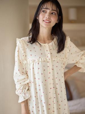 マタニティ パジャマ・ルームウェア|【親子コーデ可】綿混やわらかスムースチェリープリントフリルパジャマ マタニティ・授乳パジャマ【出産後も長く使える】|オフ