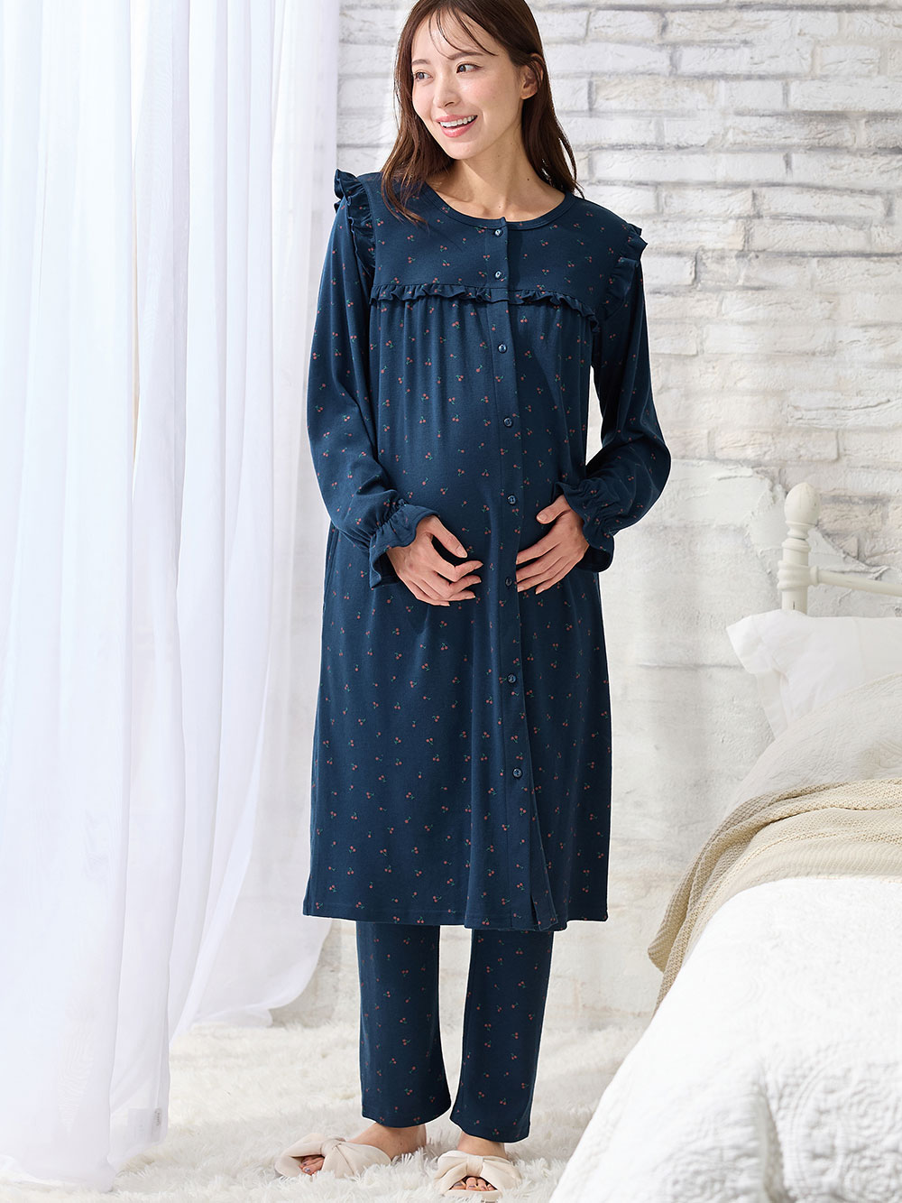 マタニティ パジャマ・ルームウェア|【親子コーデ可】綿混やわらかスムースチェリープリントフリルパジャマ マタニティ・授乳パジャマ【出産後も長く使える】|ネイビー