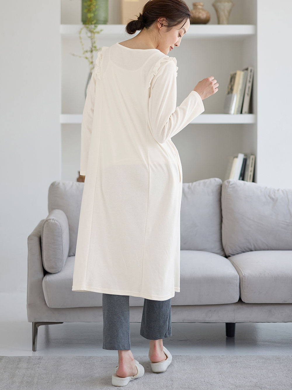 マタニティ パジャマ・ルームウェア|綿混やわらかスムースラッフルワンピース＆レギンスパジャマ　マタニティ・授乳パジャマ【出産後も長く使える】|オフ