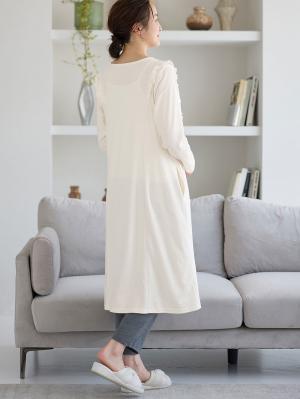 マタニティ パジャマ・ルームウェア|綿混やわらかスムースラッフルワンピース＆レギンスパジャマ　マタニティ・授乳パジャマ【出産後も長く使える】|オフ