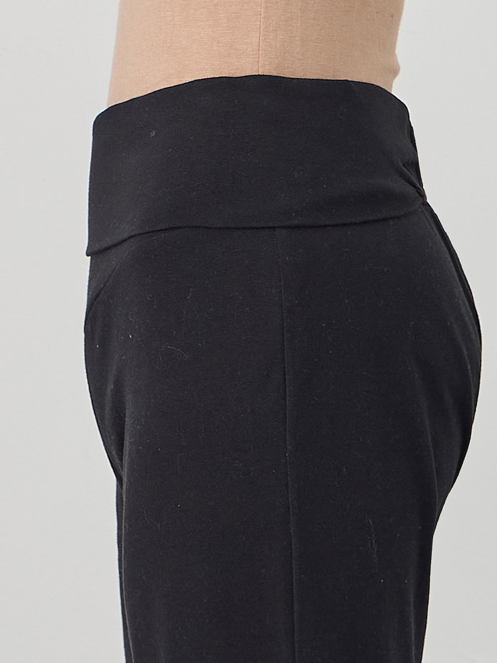 マタニティ パジャマ・ルームウェア|綿混やわらかスムースラッフルワンピース＆レギンスパジャマ　マタニティ・授乳パジャマ【出産後も長く使える】