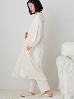 マタニティ パジャマ・ルームウェア|綿混やわらかスムース切替ギャザーパジャマ　マタニティ・授乳パジャマ【出産後も長く使える】|オフ