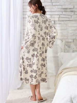 マタニティ パジャマ・ルームウェア|Rosemadame(ローズマダム)ストレッチベロア花柄ネグリジェ マタニティ・授乳パジャマ【産後まで長く使える】|オフ花柄