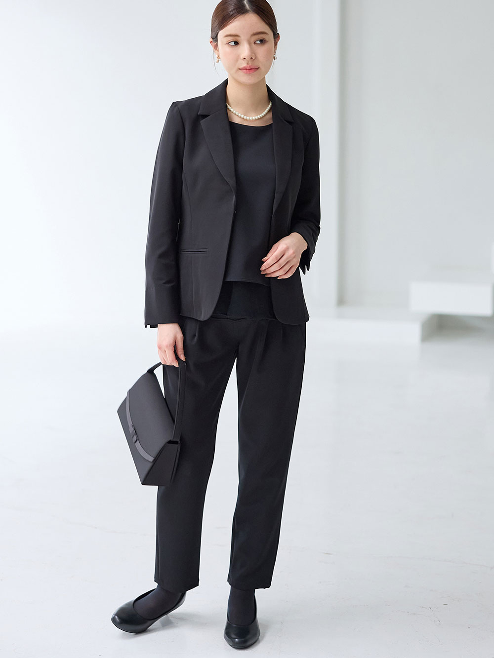 マタニティ ワンピース|【ブラックフォーマル・喪服】ストレッチジョーゼットセットアップ　マタニティ・産後【出産後も長く使える】|パンツセット(ブラック)