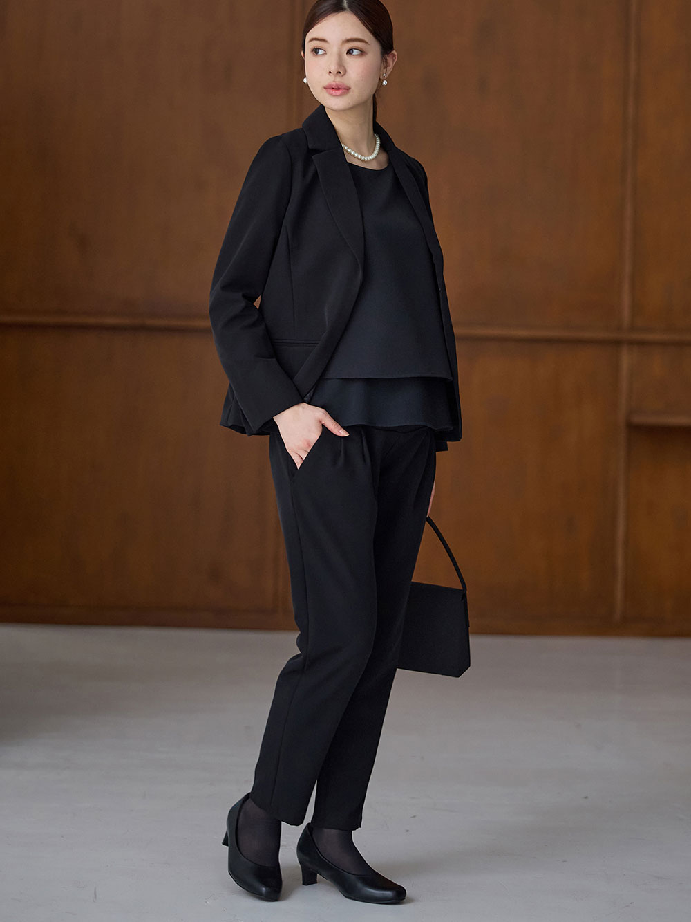 マタニティ ワンピース|【ブラックフォーマル・喪服】ストレッチジョーゼットセットアップ　マタニティ・産後【出産後も長く使える】|パンツセット(ブラック)