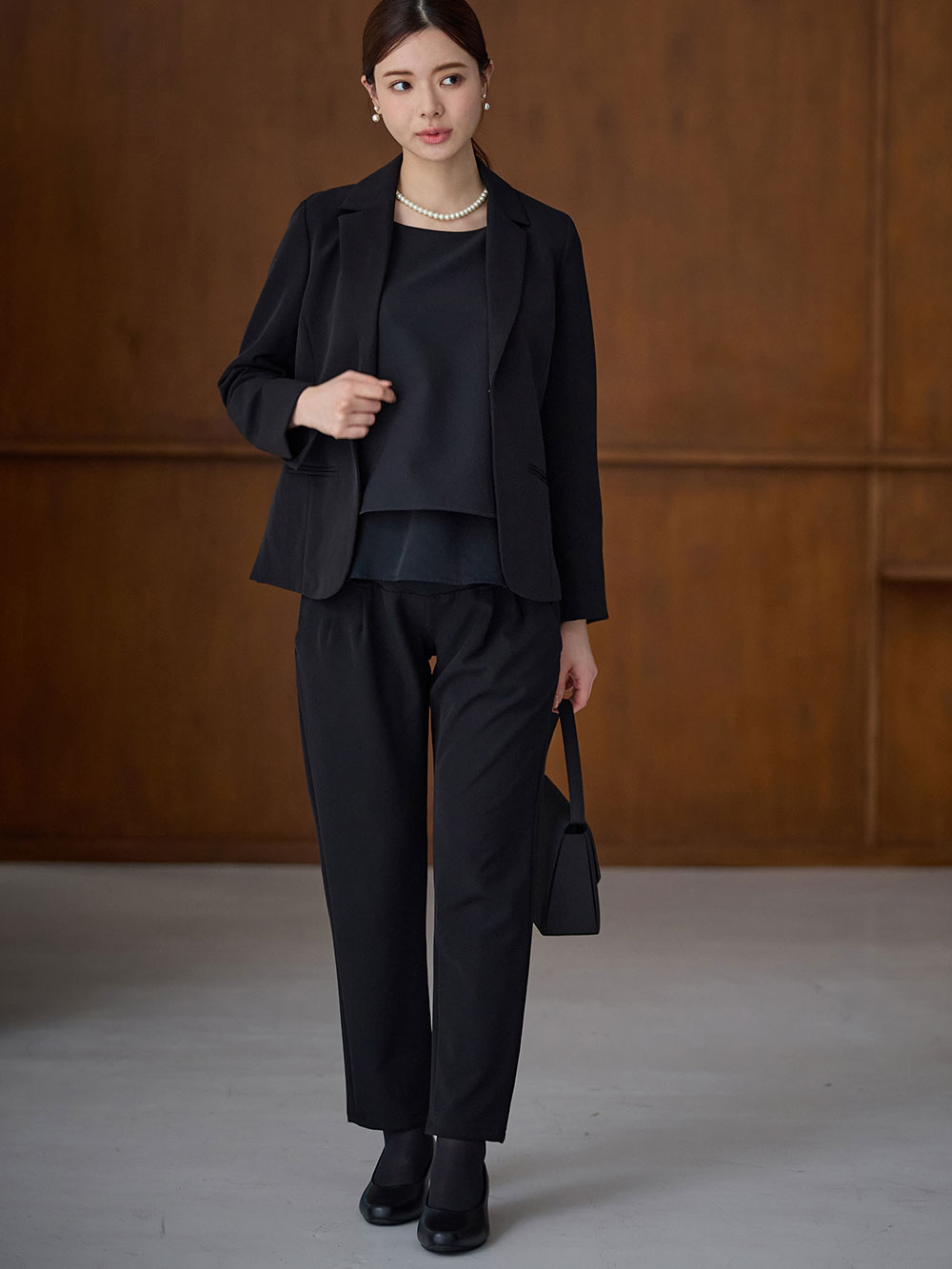 マタニティ ワンピース|【ブラックフォーマル・喪服】ストレッチジョーゼットセットアップ　マタニティ・産後【出産後も長く使える】|パンツセット(ブラック)