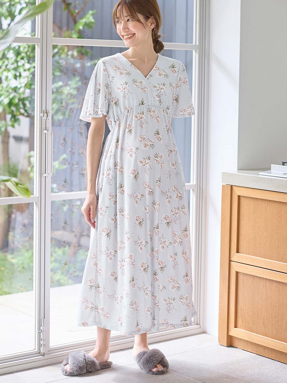 マタニティ パジャマ・ルームウェア|【親子コーデセット】花柄スムースカシュクールパッド付半袖ネグリジェ＆2wayオール　出産準備　ギフト　マタニティ・産後|サックス×プリント