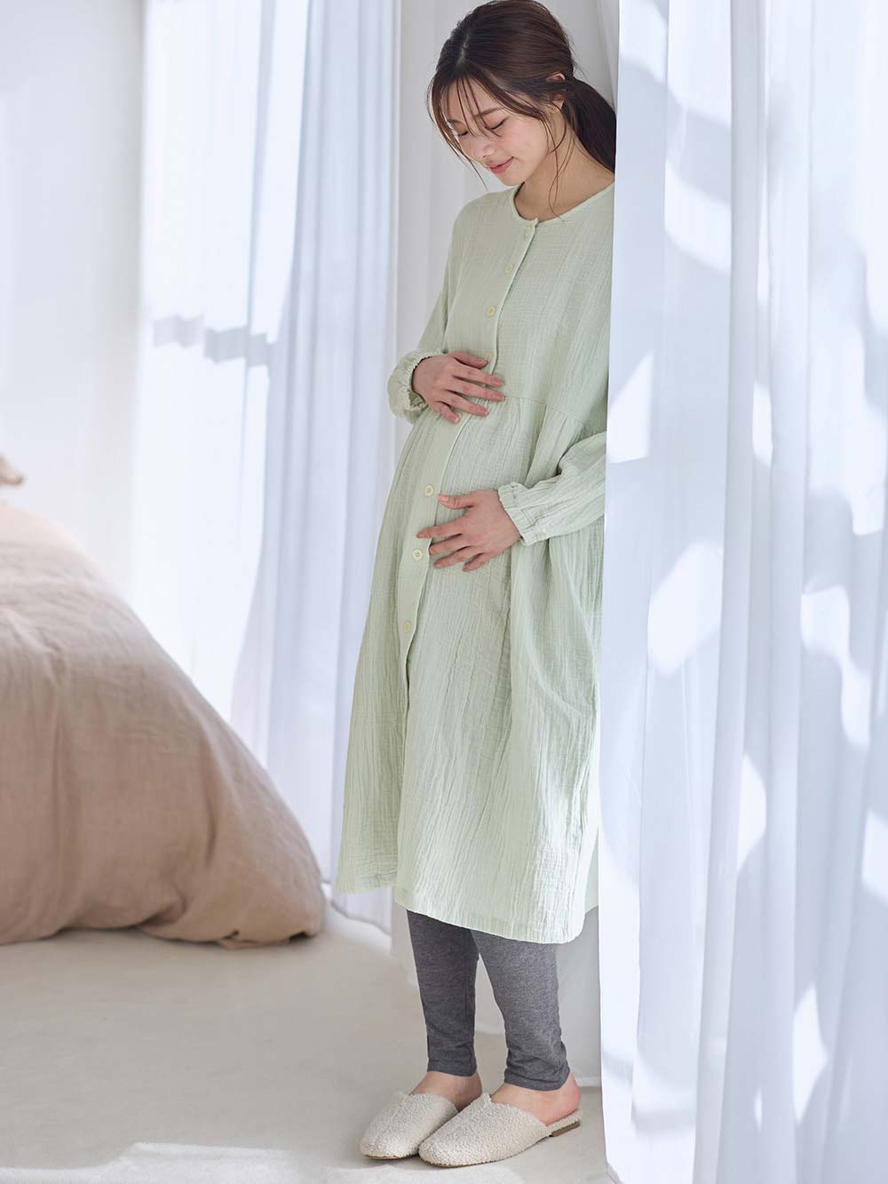 マタニティ パジャマ・ルームウェア|ポコポコガーゼ丸首パジャマ　マタニティ・授乳パジャマ【産後も長く着れる】INUJIRUSHI（イヌジルシ）|モスグリーン