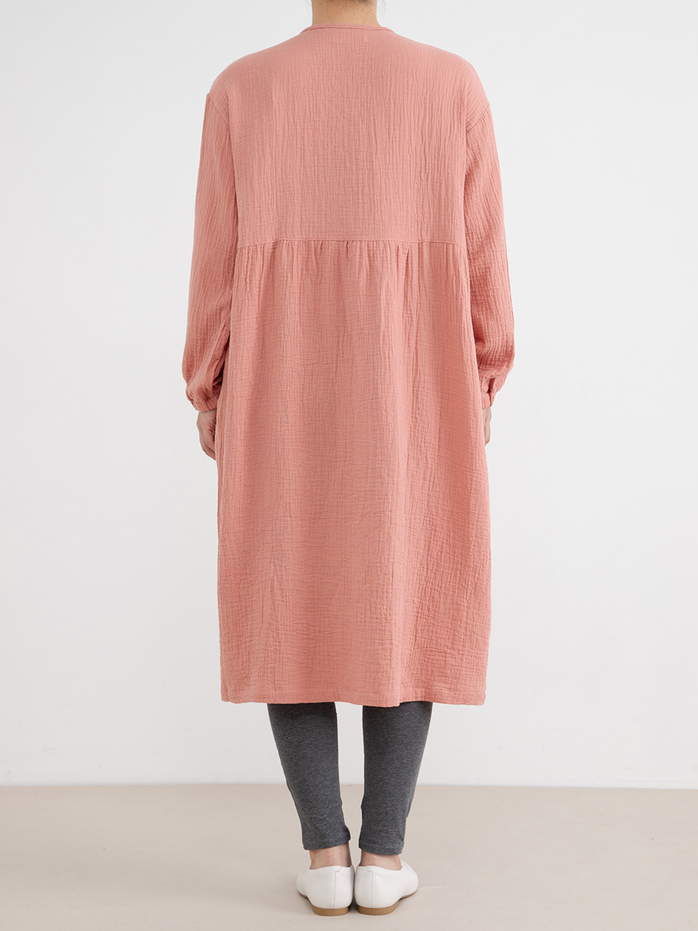 マタニティ パジャマ・ルームウェア|ポコポコガーゼ丸首パジャマ　マタニティ・授乳パジャマ【産後も長く着れる】INUJIRUSHI（イヌジルシ）