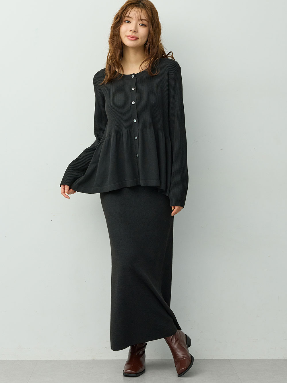 マタニティ ワンピース|ペプラムニットセットアップ　マタニティ・産後【産後も長く着れる】Rosemadame(ローズマダム)|ブラック
