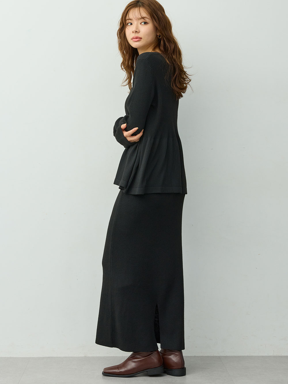 マタニティ ワンピース|ペプラムニットセットアップ　マタニティ・産後【産後も長く着れる】Rosemadame(ローズマダム)|ブラック