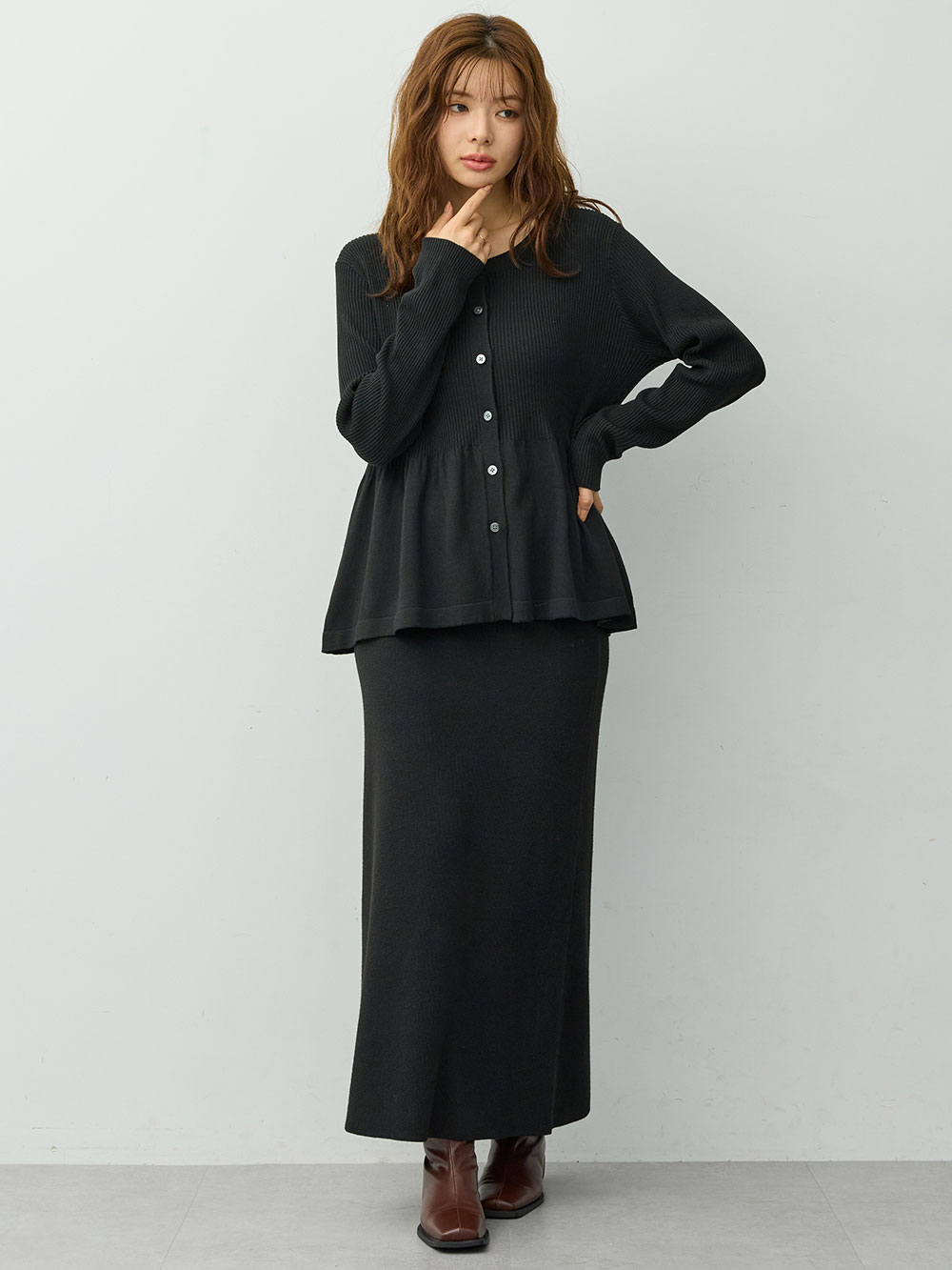 マタニティ ワンピース|ペプラムニットセットアップ　マタニティ・産後【産後も長く着れる】Rosemadame(ローズマダム)|ブラック
