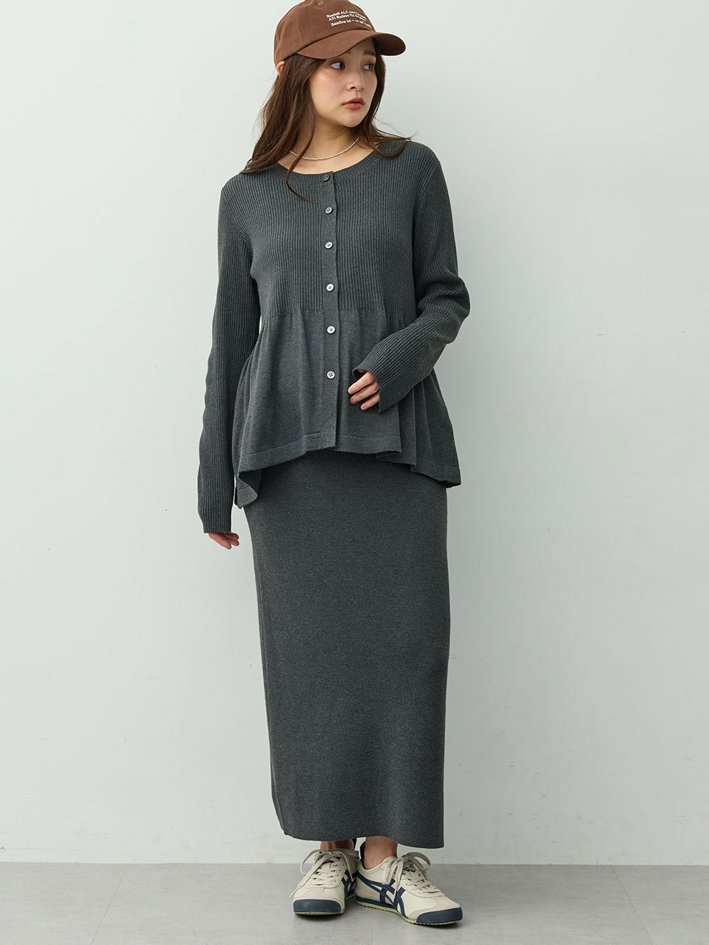マタニティ ワンピース|ペプラムニットセットアップ　マタニティ・産後【産後も長く着れる】Rosemadame(ローズマダム)|チャコール