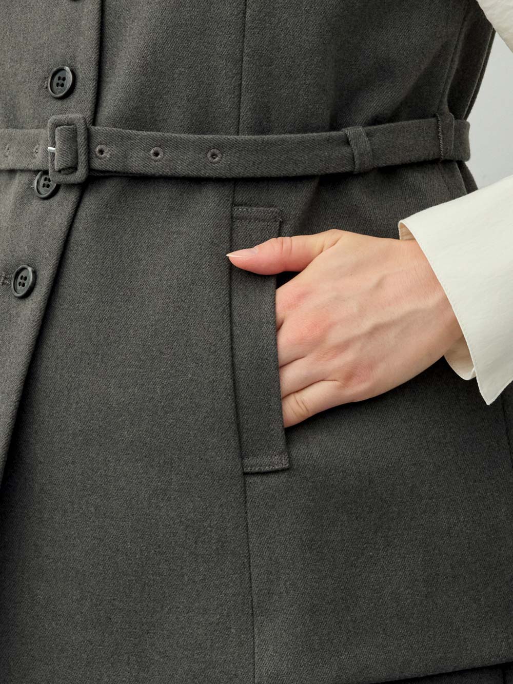 マタニティトップス・授乳服トップス|【セットアップ可】ベルト付きジレ　マタニティ・産後【出産後も長く着られる】