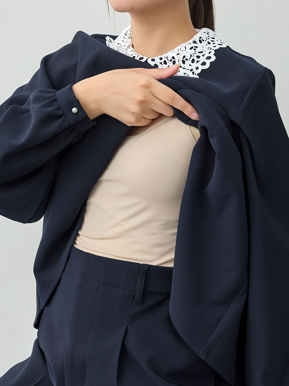 マタニティトップス・授乳服トップス|【セットアップ可】取り外しできる襟付きペプラムトップス　マタニティ・産後授乳服【出産後も長く着られる】