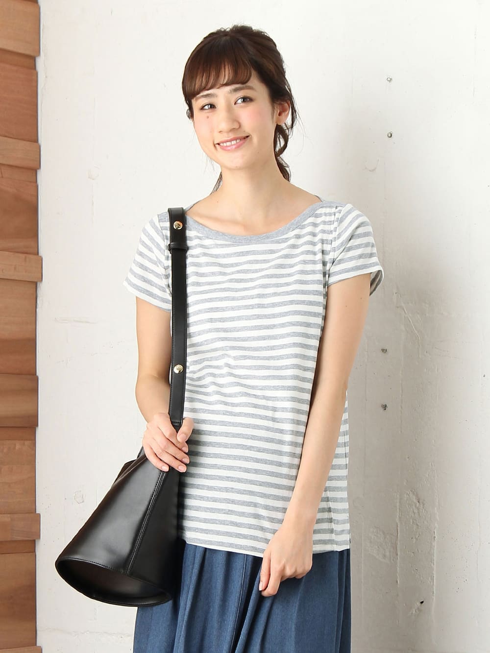 マタニティ トップス|綿混やわらかフライス半袖ボートネックTシャツ マタニティ・授乳服【出産後も長く使える】|グレー×オフボーダー