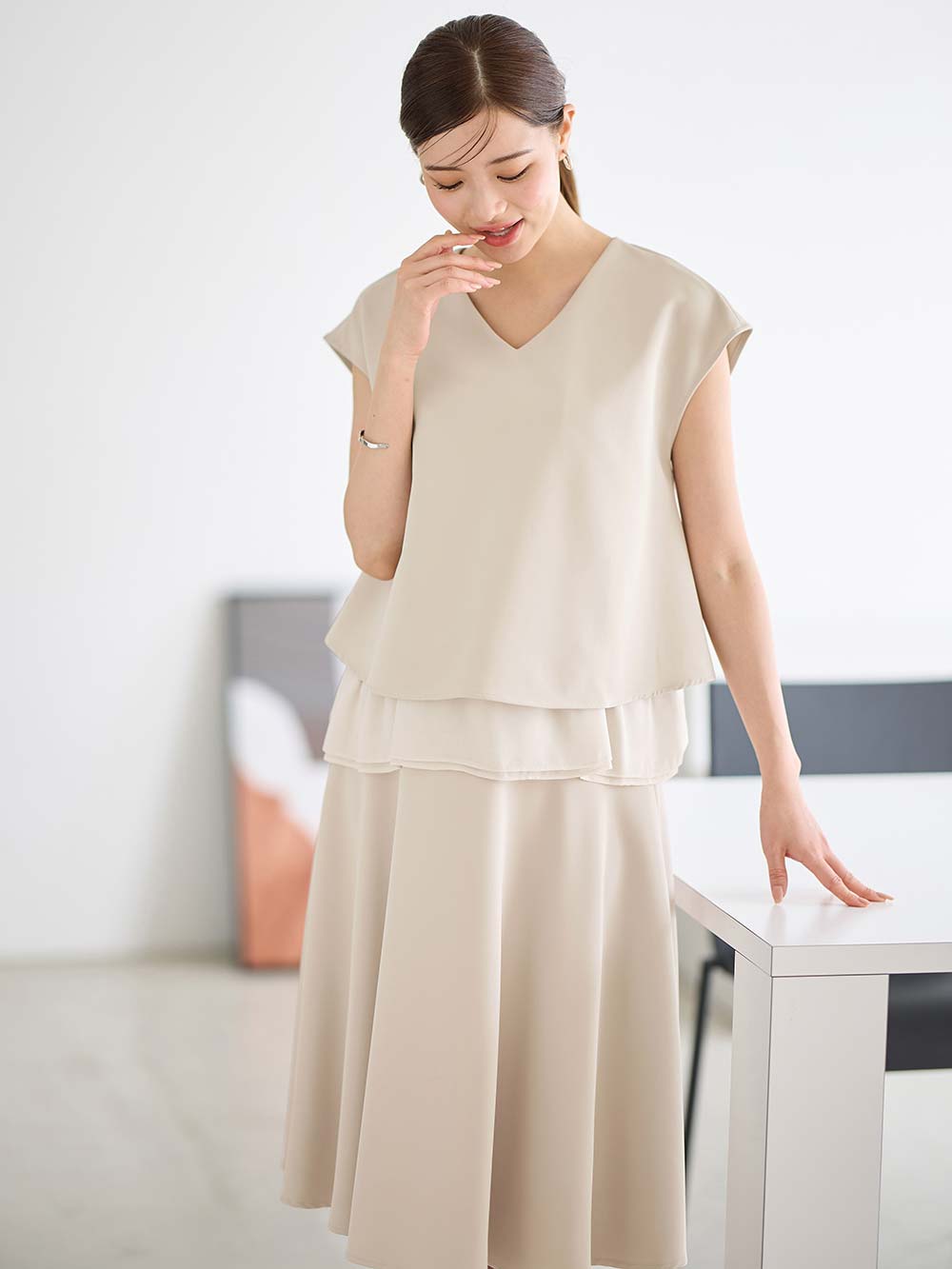 マタニティ トップス|ストレッチジョーゼットフレンチスリーブトップス マタニティ・授乳服【出産後も長く使える】|ベージュ