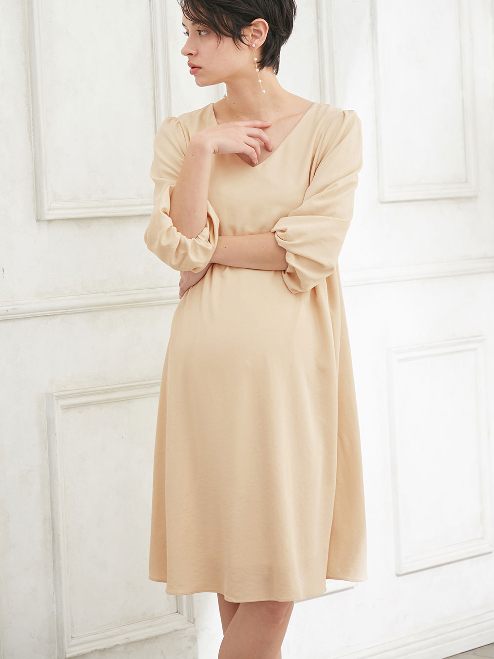 マタニティ ワンピース|Ｖネックボリュームスリーブフレアワンピース　マタニティ・授乳服【出産後も長く使える】|ペールベージュ