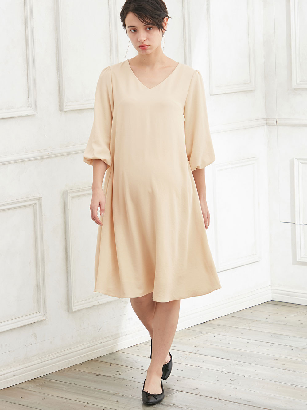マタニティ ワンピース|Ｖネックボリュームスリーブフレアワンピース　マタニティ・授乳服【出産後も長く使える】|ペールベージュ