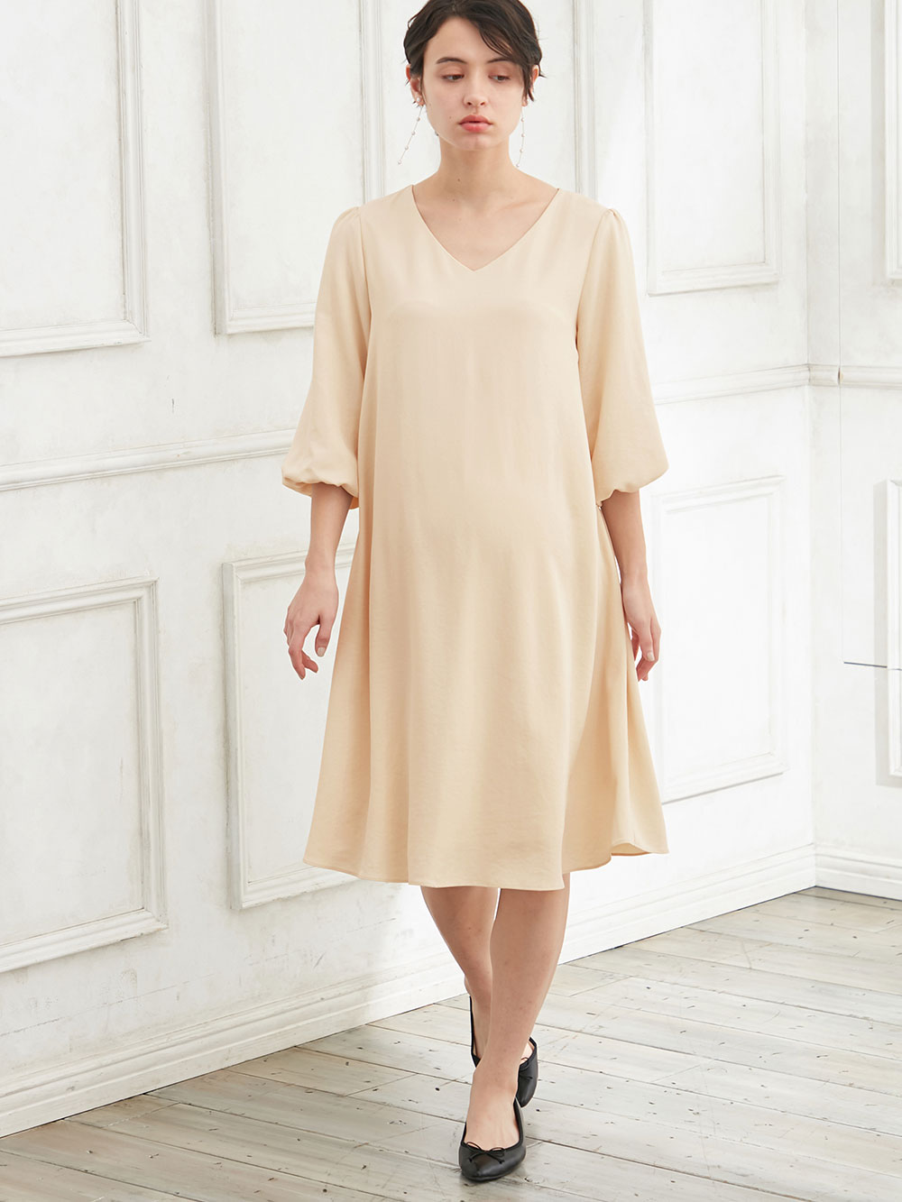 マタニティ ワンピース|Ｖネックボリュームスリーブフレアワンピース　マタニティ・授乳服【出産後も長く使える】|ペールベージュ
