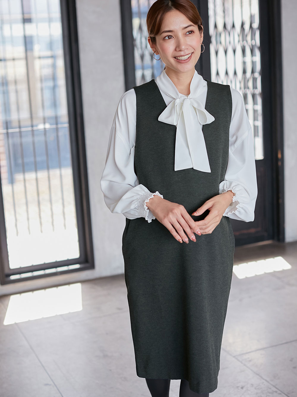 マタニティ ワンピース|【授乳しやすい】ポンチミドルジャンパースカート【出産後も長く使える】|杢チャコール