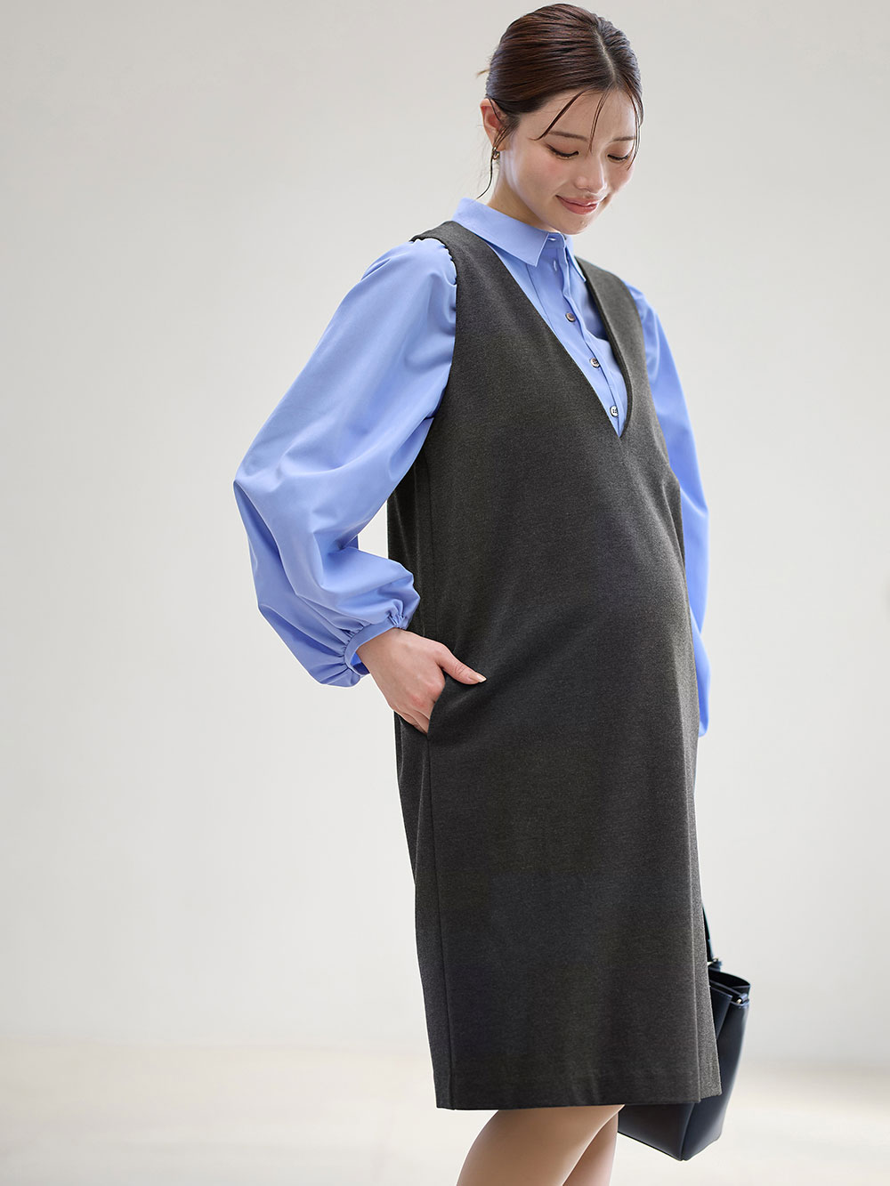 マタニティ ワンピース|【授乳しやすい】ポンチミドルジャンパースカート【出産後も長く使える】|杢チャコール