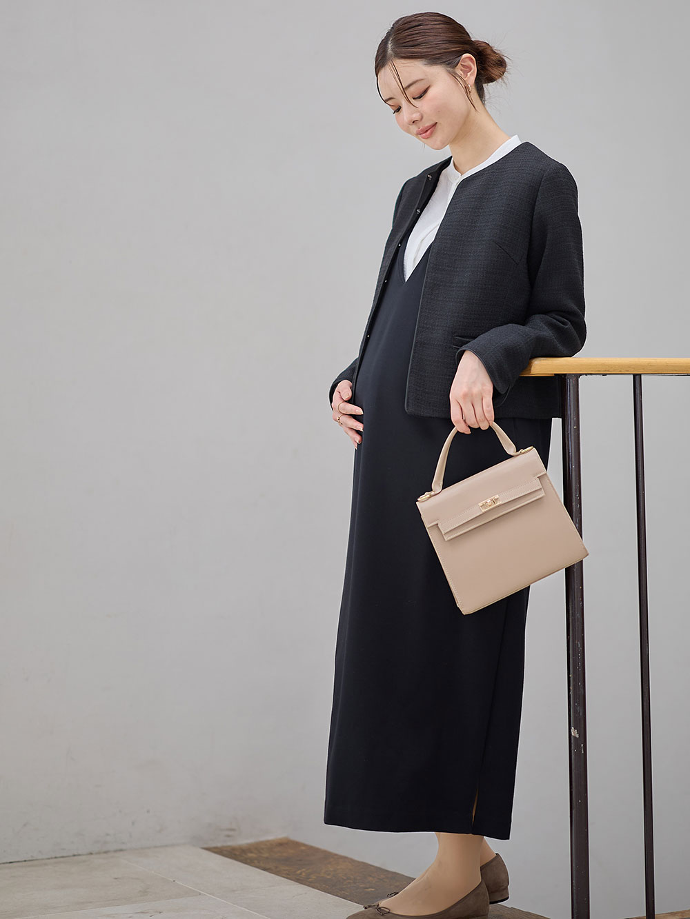 マタニティ ワンピース|ポンチロングジャンパースカート　マタニティ・授乳服【出産後も長く使える】|ブラック