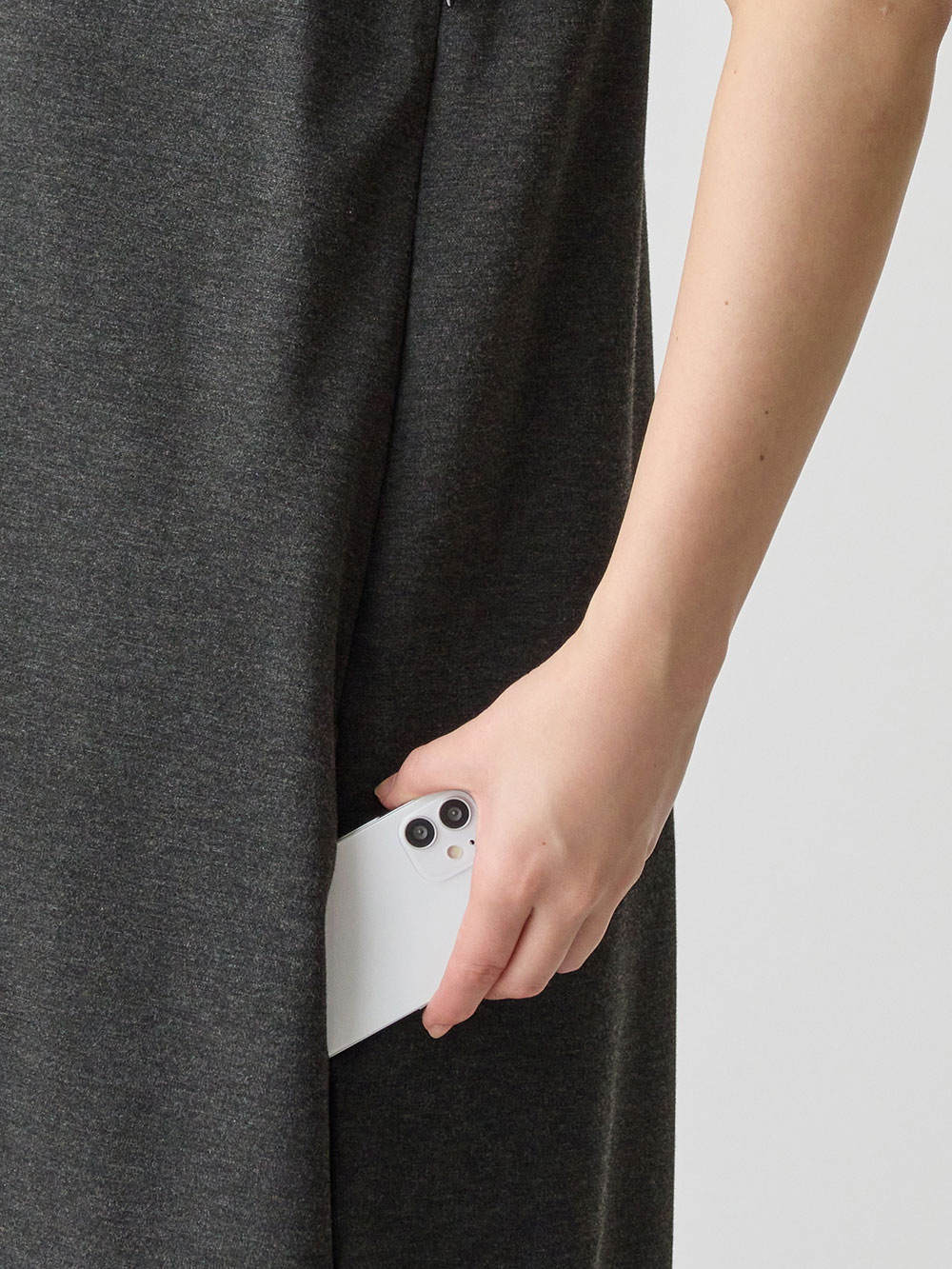 マタニティ ワンピース|ポンチロングジャンパースカート　マタニティ・授乳服【出産後も長く使える】