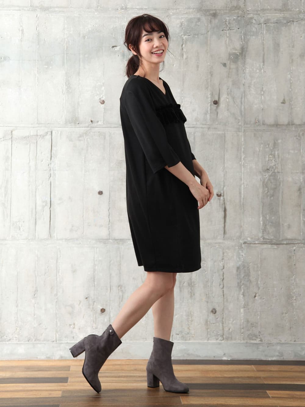 マタニティ ワンピース|ベロアフリルポンチフレアスリーブワンピース　マタニティ・授乳服|ブラック×ブラック