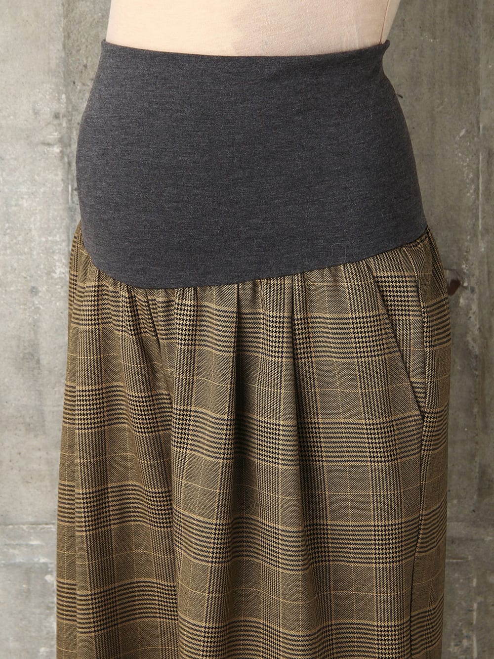 マタニティ パンツ|【産前産後対応】グレンチェックギャザーストレートパンツ【出産後も長く使える】