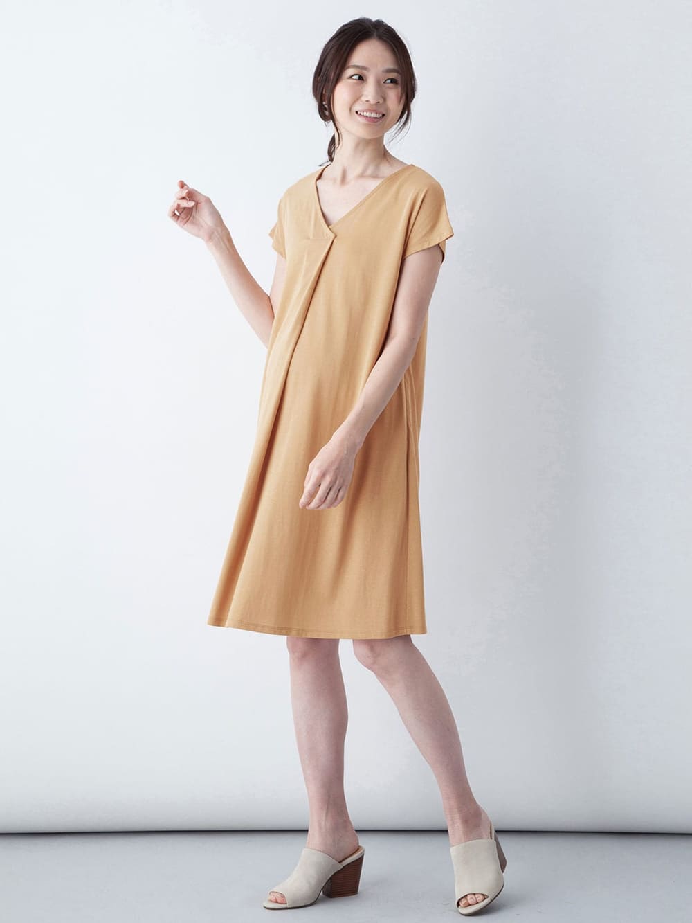 株主優待カテゴリー|フレンチスリーブフロントタックワンピース　マタニティ・授乳服|ベージュ