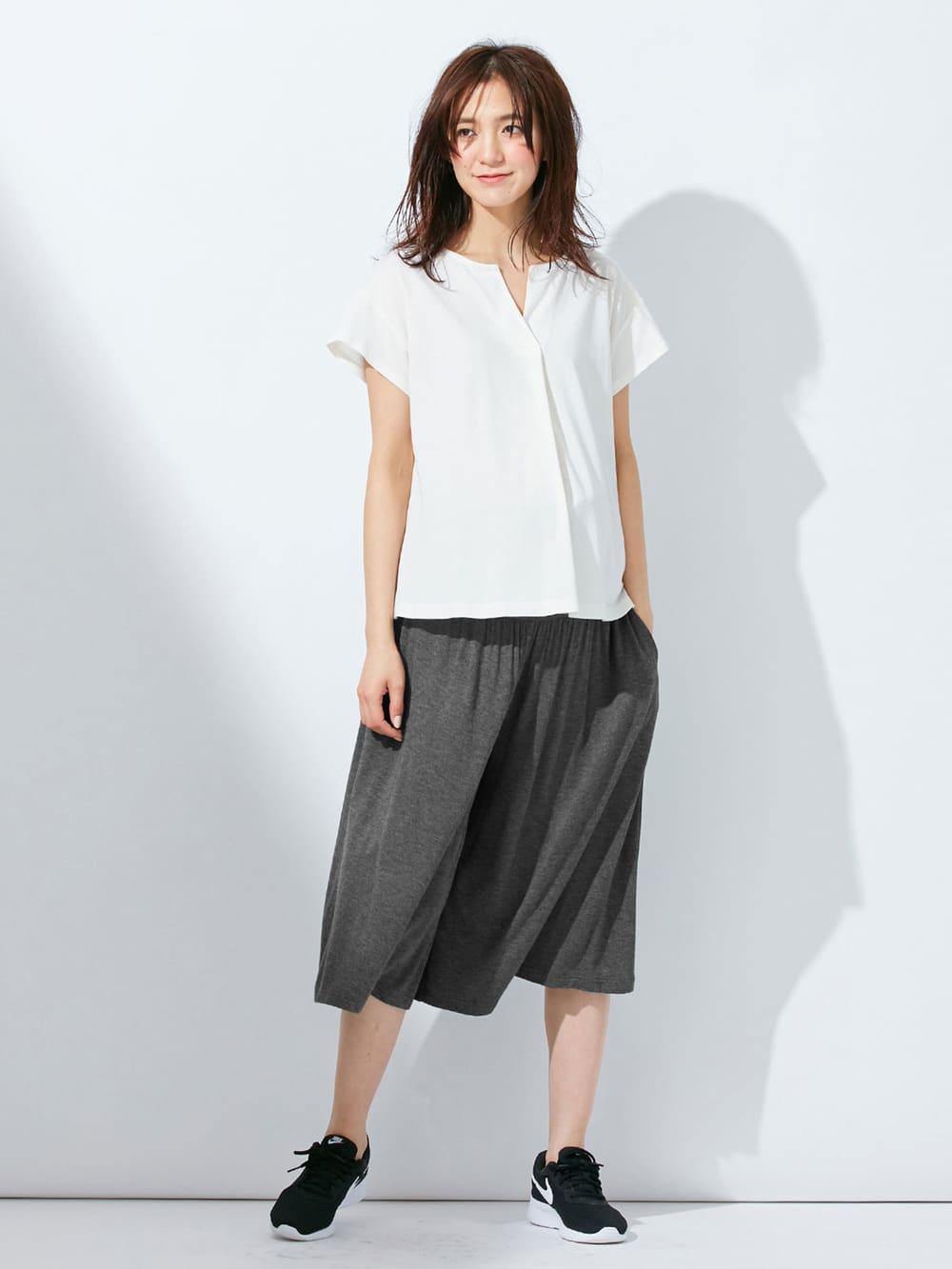 マタニティ パンツ|【産前産後対応】極上とろみタッチミモレ丈スカンツ【出産後も長く使える】