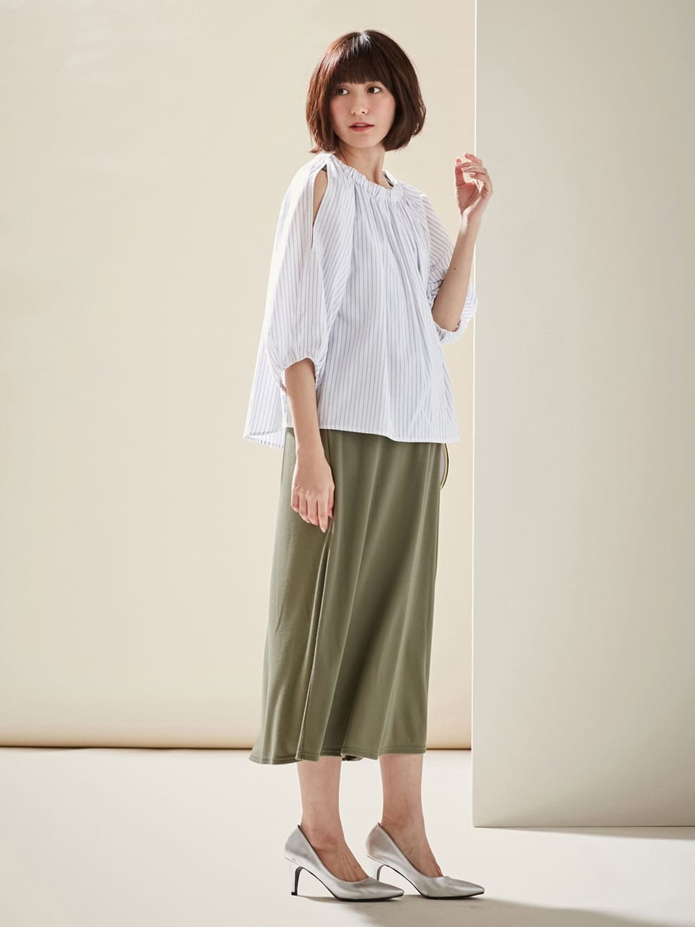 マタニティ ワンピース|ain（アイン）【セット】ストライプオープンショルダートップス×スムースマキシワンピセット　マタニティ・授乳服【出産後も長く使える】|オフ