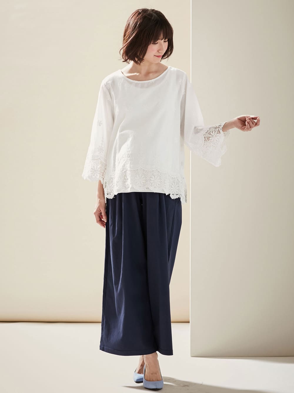 マタニティ トップス|スカラップ刺繍ベルスリーブブラウス マタニティ・授乳服【出産後も長く使える】|ベージュ