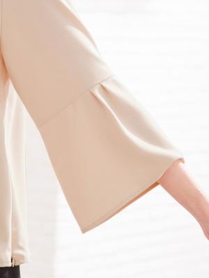 マタニティ トップス|【マタニティ・授乳服】タックフレアスリーブブラウス【出産後も長く使える】