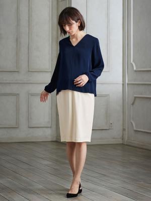 マタニティ ワンピース|【マタニティ・授乳服】【セット】ハイクオリティジョーゼットVネックブラウス＆タイトスカートセットアップ【出産後も長く使える】|ネイビー×オフ