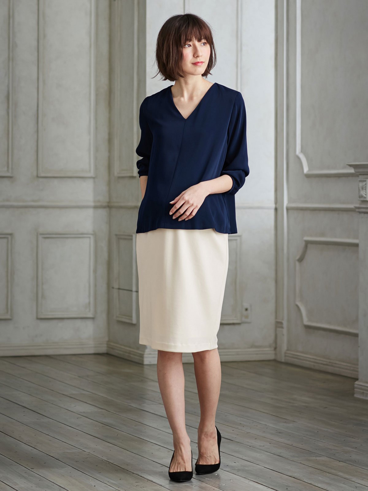 マタニティ ワンピース|【マタニティ・授乳服】【セット】ハイクオリティジョーゼットVネックブラウス＆タイトスカートセットアップ【出産後も長く使える】|ネイビー×オフ