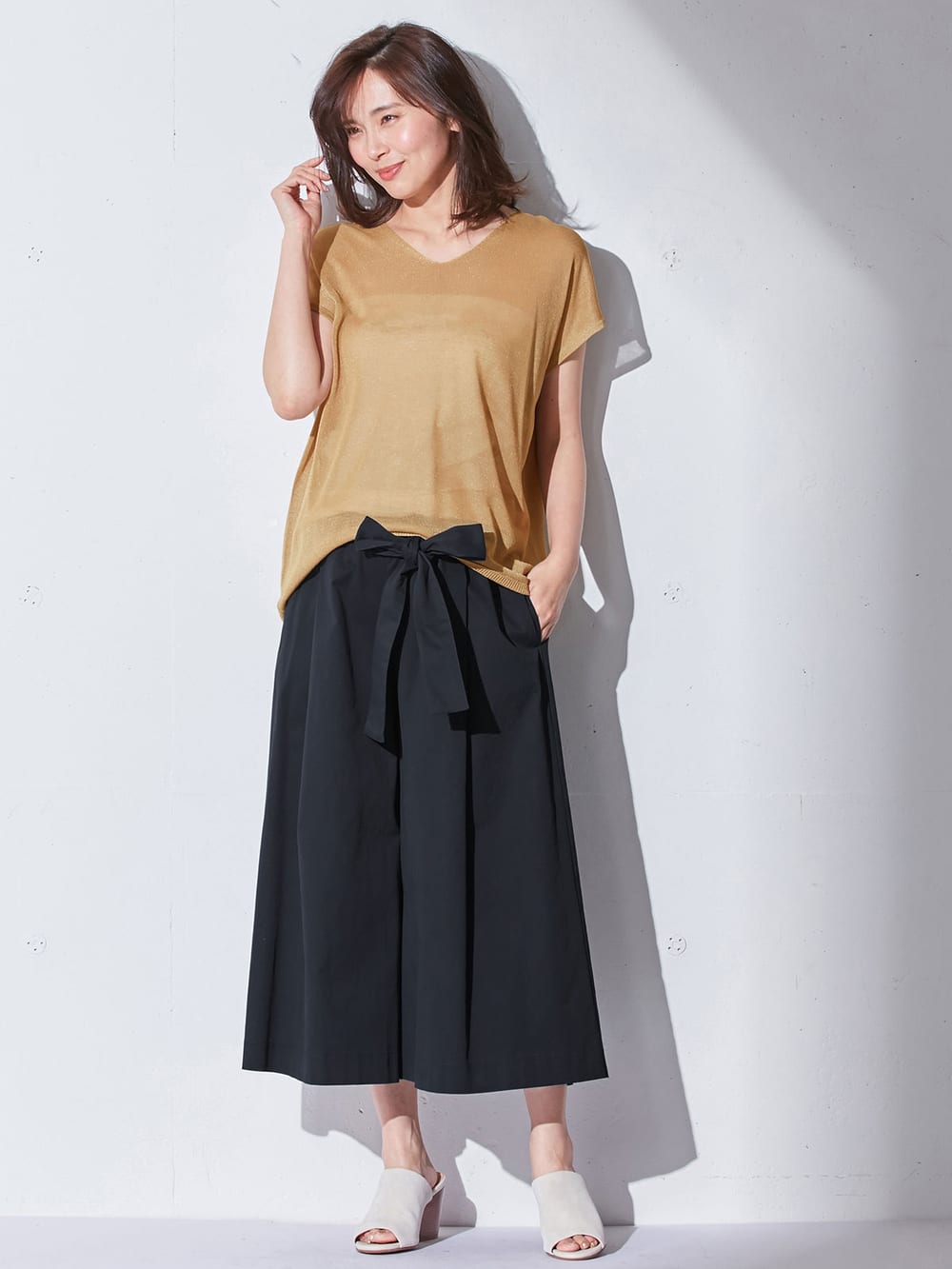 マタニティ トップス|スパークナイロンVネックニット マタニティ・授乳服【出産後も長く使える】|ベージュ