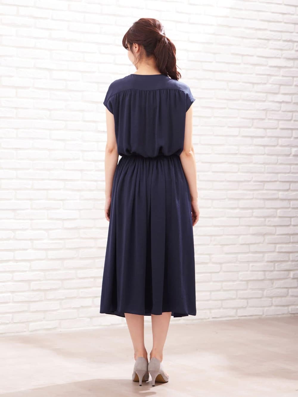 マタニティ ワンピース|ビンテージサテンギャザーロングワンピース　マタニティ・授乳服【出産後も長く使える】