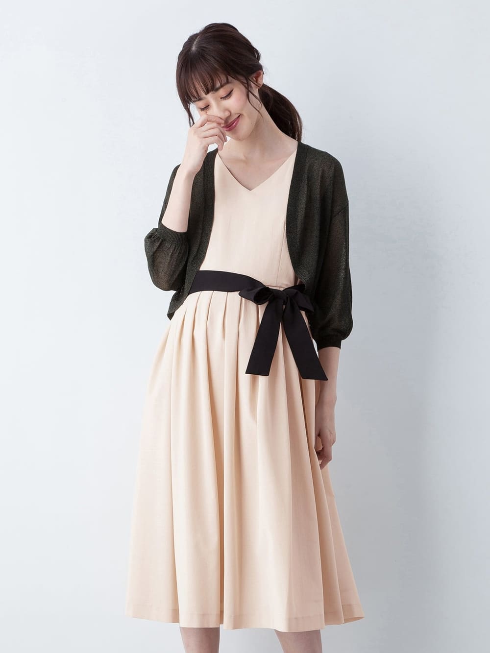マタニティ ワンピース|リボン付タックスカートワンピース　マタニティ・授乳服【出産後も長く使える】|ペールベージュ