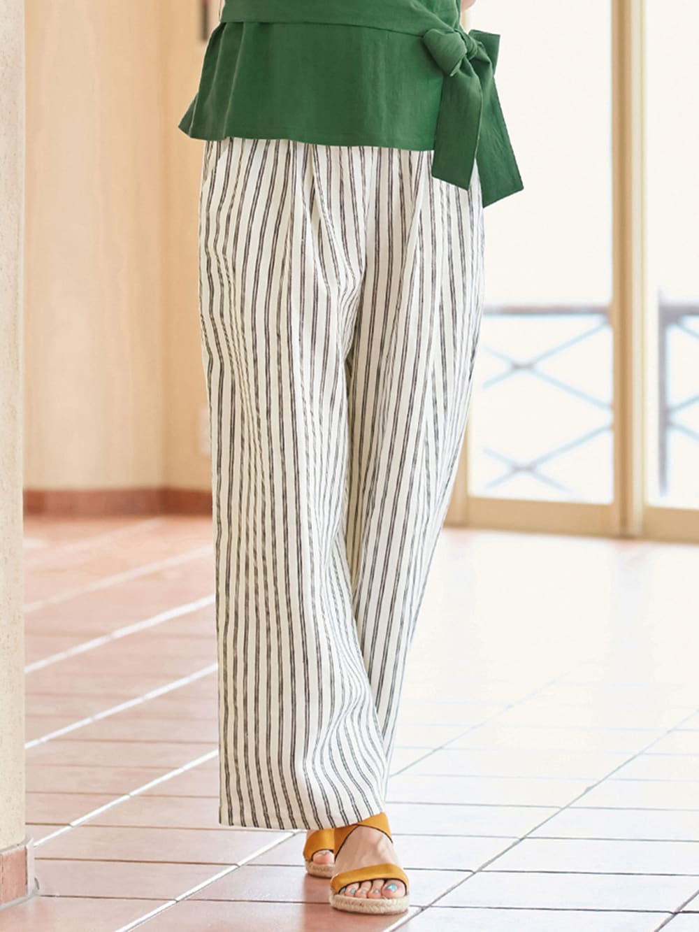 マタニティ パンツ|【産前産後対応】リネンストライプワイドパンツ【出産後も長く使える】|オフ×ネイビー
