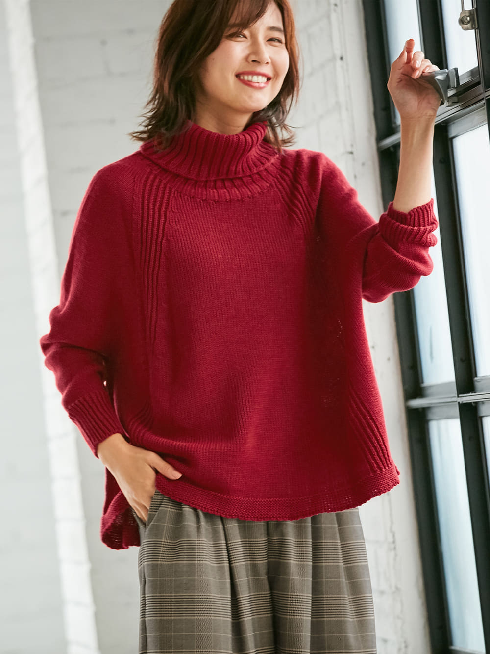 日本製】授乳ケープにもなる 3Dホールガーメントタートルニットマタニティポンチョ マタニティ・授乳服【出産後も長く使える】 マタニティ トップス(品番：22912)  ｜マタニティウェア・授乳服通販｜ エンジェリーベ 公式