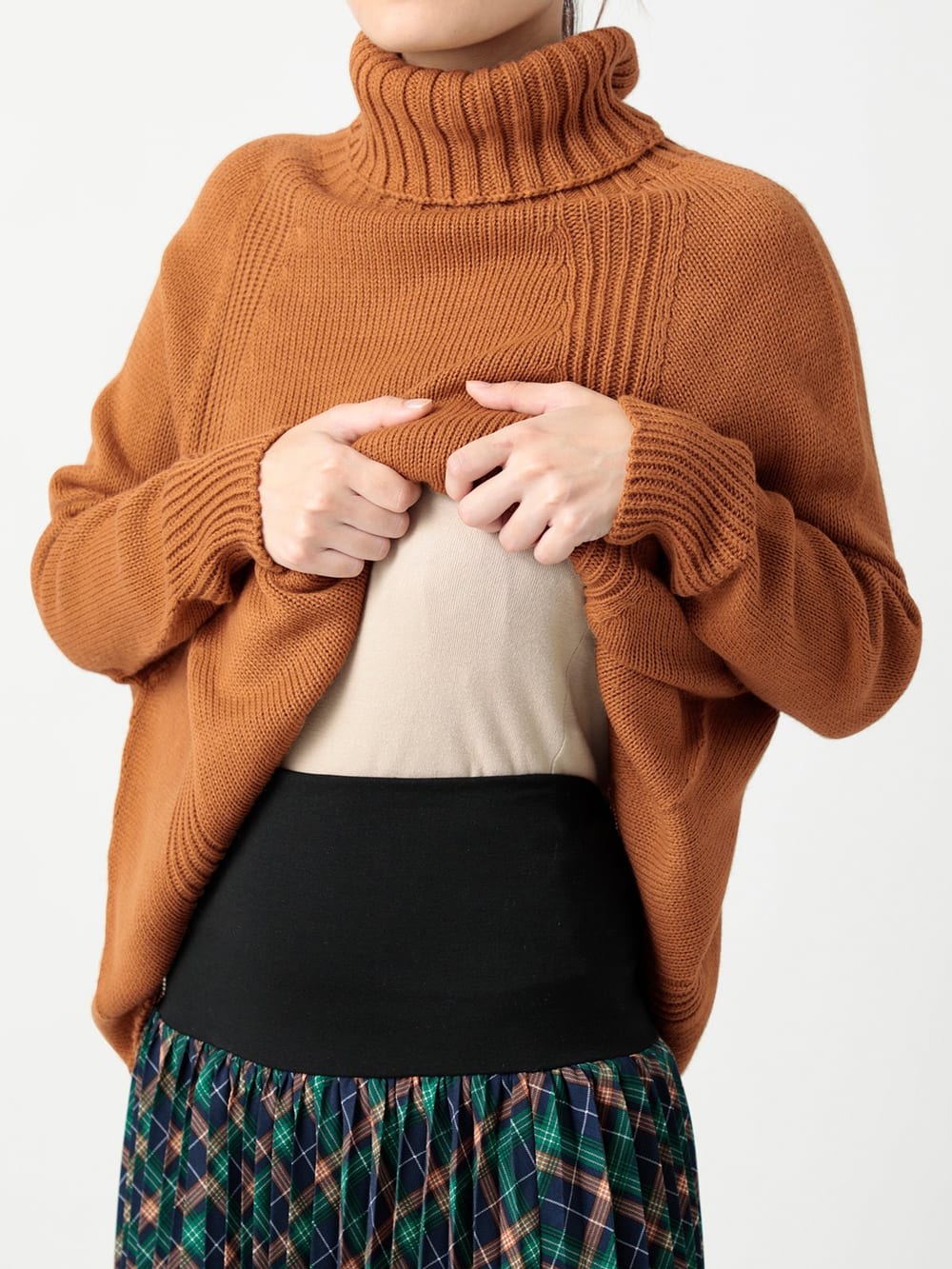 マタニティ トップス|【日本製】授乳ケープにもなる 3Dホールガーメントタートルニットマタニティポンチョ　マタニティ・授乳服【出産後も長く使える】