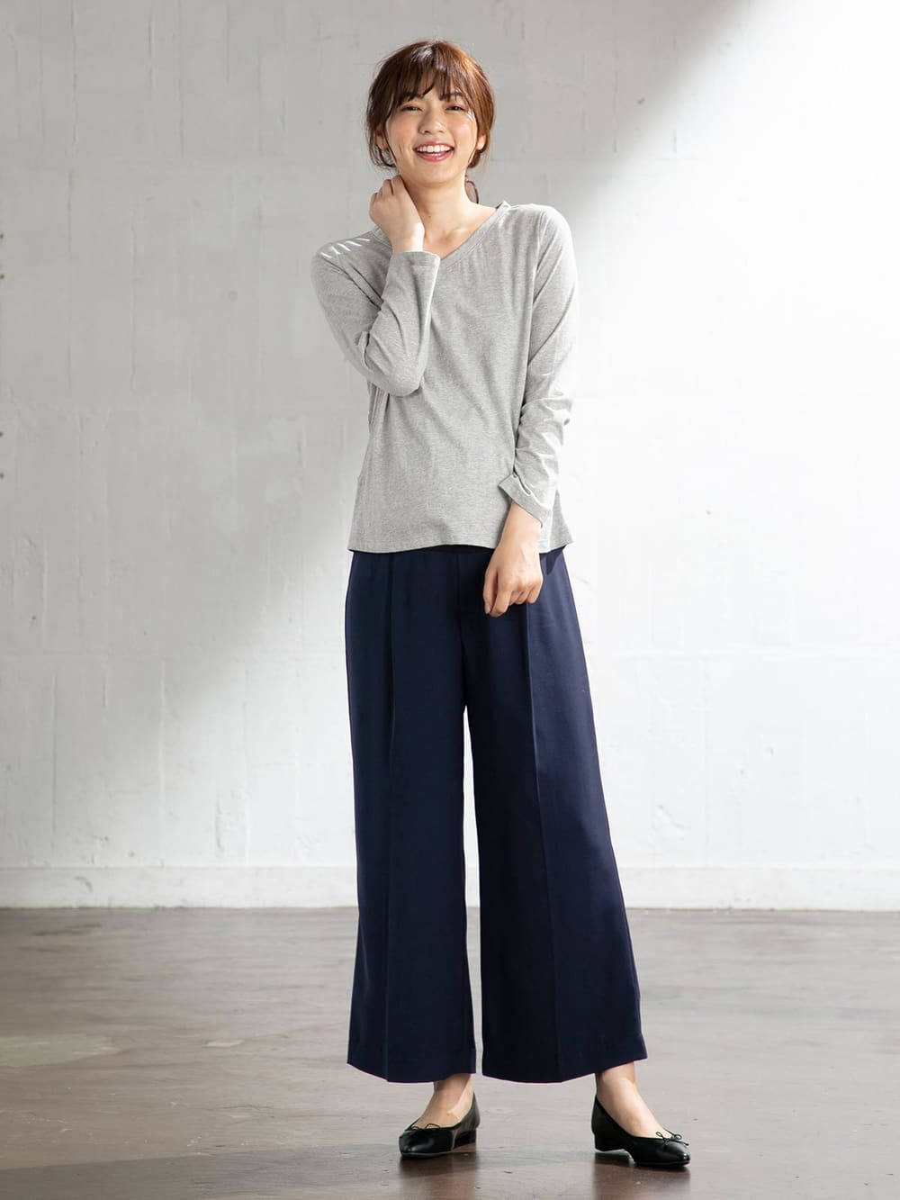 マタニティ パンツ|【産前産後対応】センタープレスナチュラルワイドクロップドパンツ【出産後も長く使える】|ネイビー