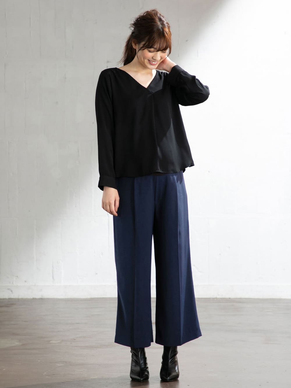 マタニティ パンツ|【産前産後対応】センタープレスナチュラルワイドクロップドパンツ【出産後も長く使える】|ネイビー