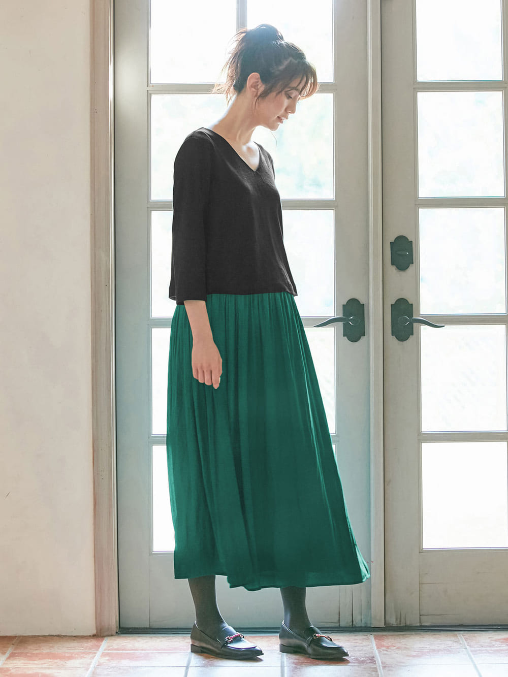 マタニティ ワンピース|八分袖異素材ギャザーロングワンピース　マタニティ・授乳服|ブラック×グリーン